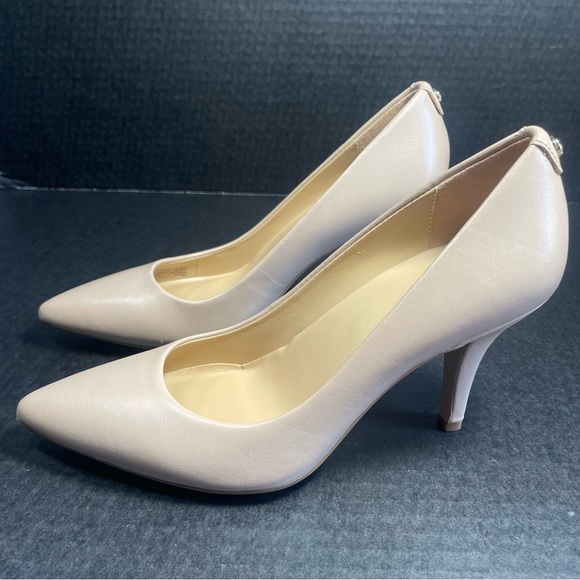 BNWOB MICHAEL KORS LIGHT NUDE HEELS SIZE 5.5M PRICE FIRM - Picture 3 of 15